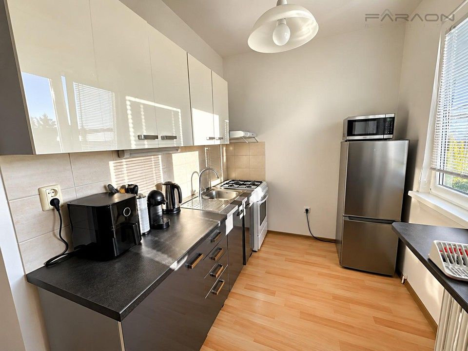 Pronájem bytu 2+1 52 m², Praha – fotka 1 z 3