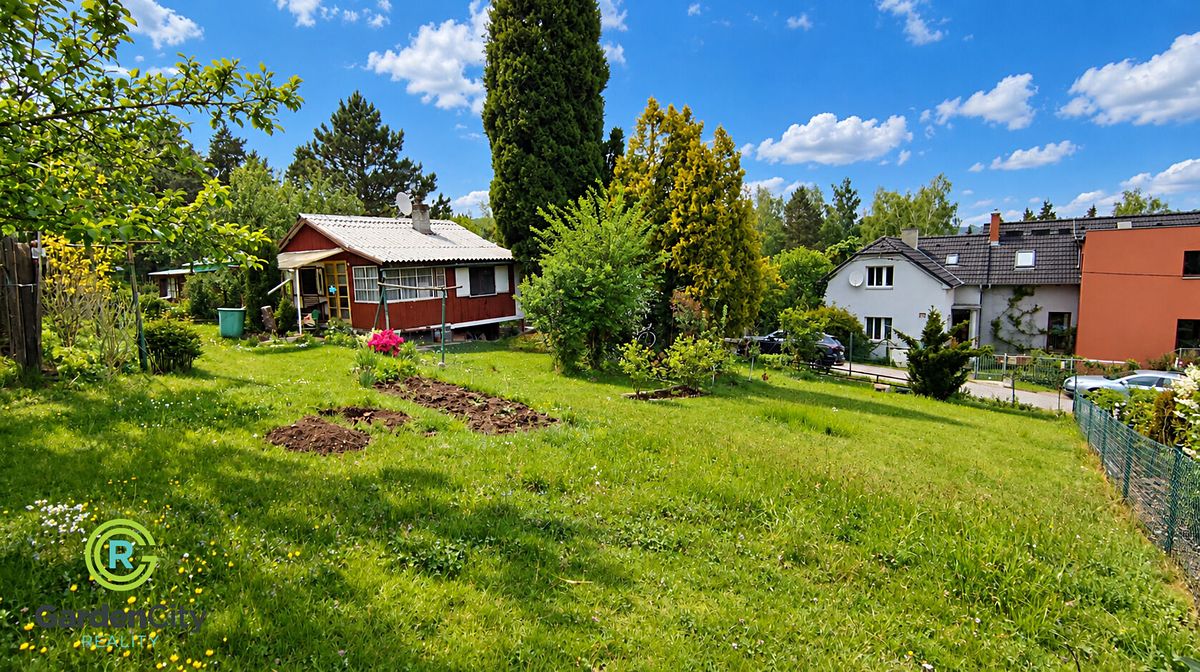 Prodej stavebního pozemku 805 m², Mirošovice – fotka 1 z 3