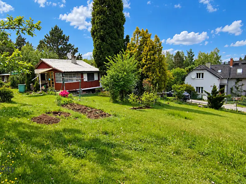Prodej stavebního pozemku 805 m², Mirošovice – náhled fotky 1
