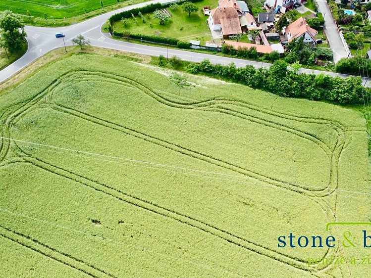 Prodej pozemku, 4 240 m² (1 z 7)