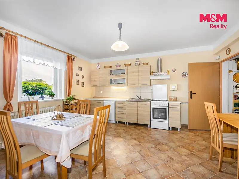 Prodej rodinného domu 206 m², pozemek 499 m², Karlovy Vary – náhled fotky 3