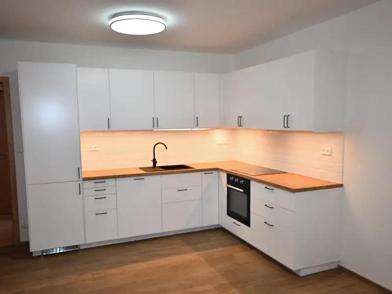 Pronájem bytu 2+kk 58 m², Praha – náhled fotky 2