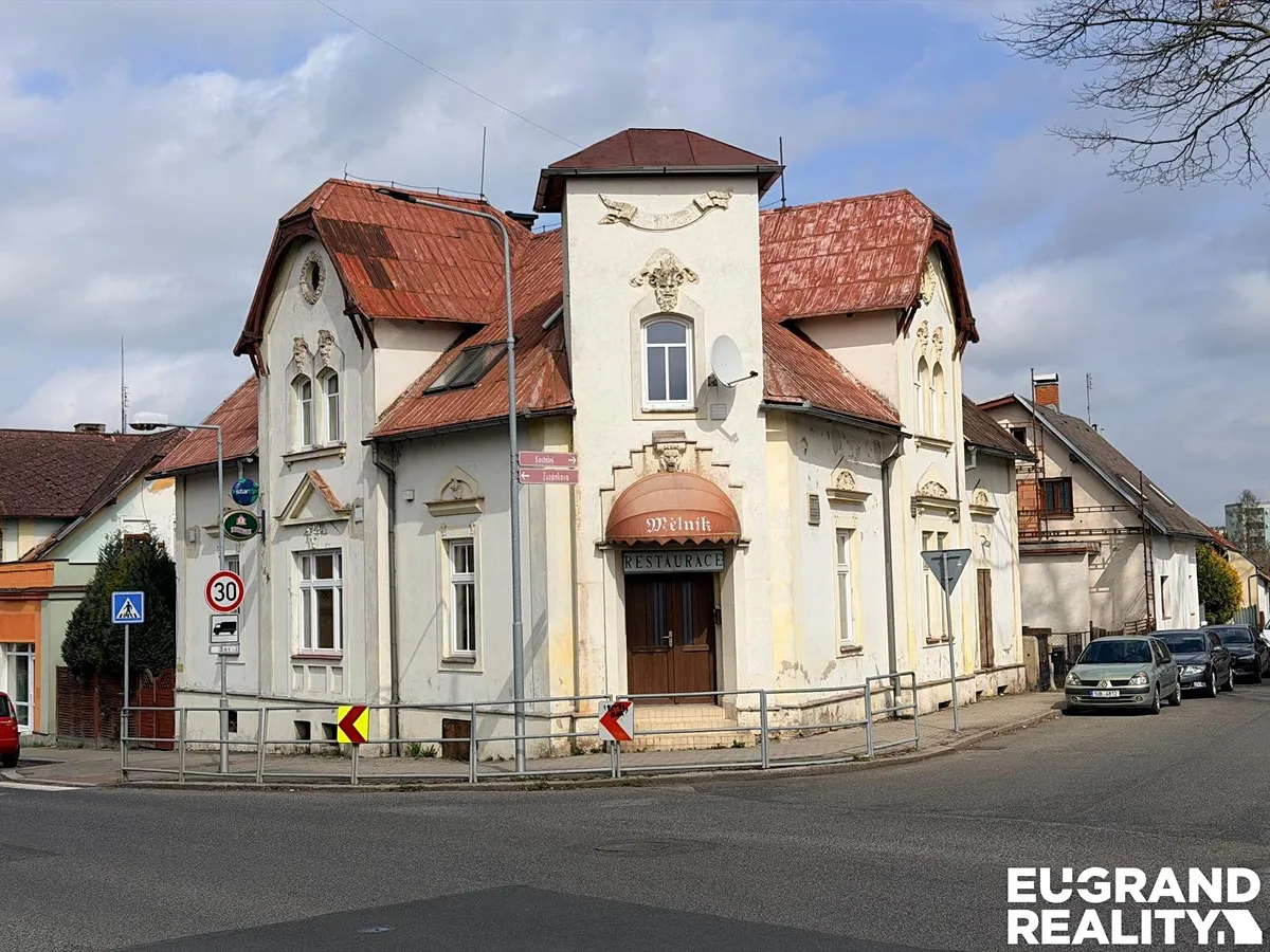 Prodej rodinného domu 546 m², pozemek 337 m²