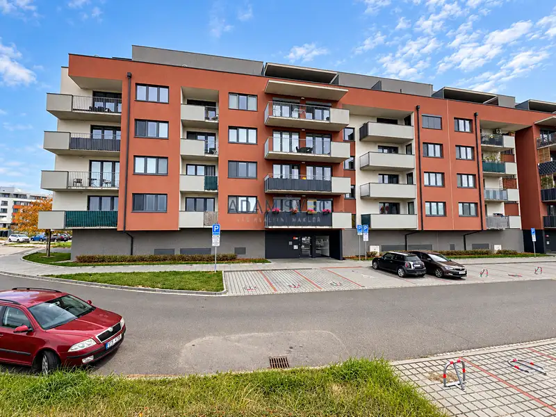 Pronájem bytu 1+kk 34 m², Olomouc – náhled fotky 1