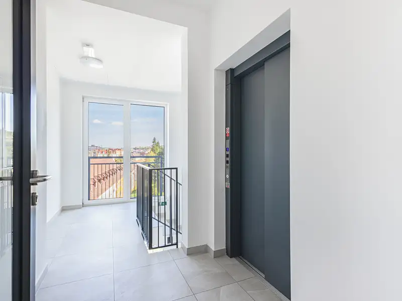 Prodej bytu 1+kk 48 m², Karlovy Vary – náhled fotky 3
