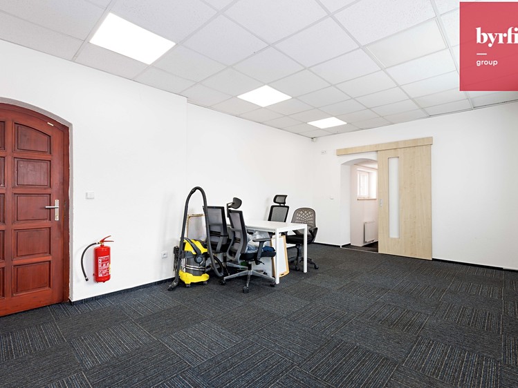 Pronájem komerčního prostoru, 138 m² (4 z 17)