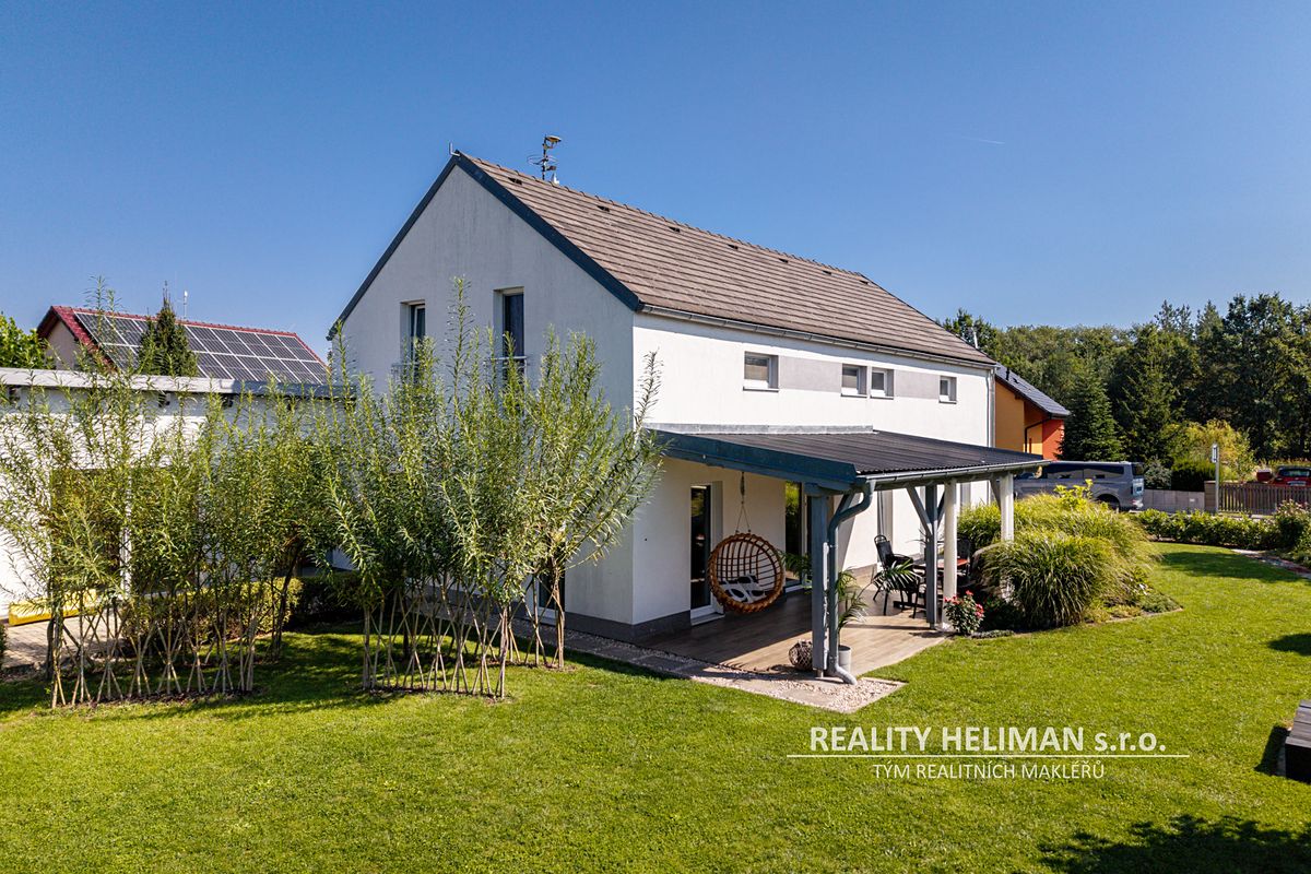 Prodej rodinného domu 266 m², pozemek 1236 m², Řečany nad Labem – fotka 1 z 3