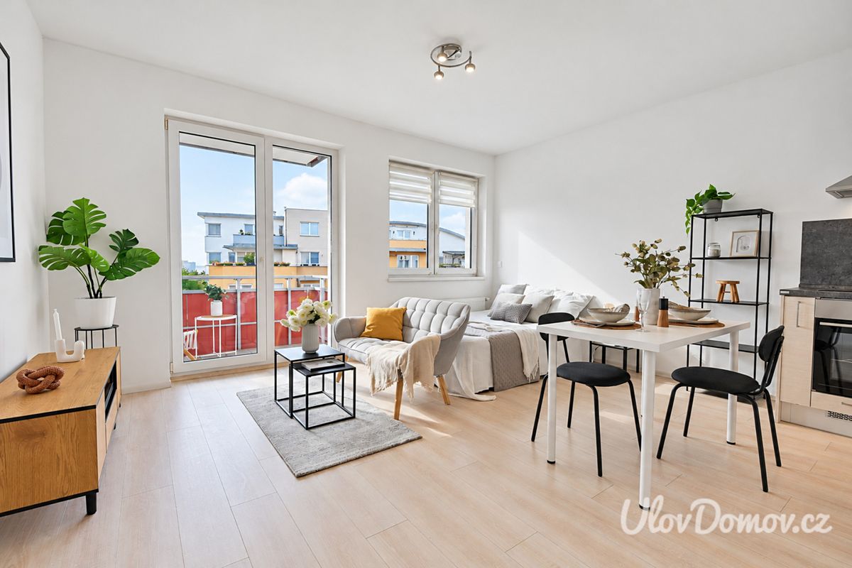 Prodej bytu 1+kk 33 m², Praha – fotka 1 z 3