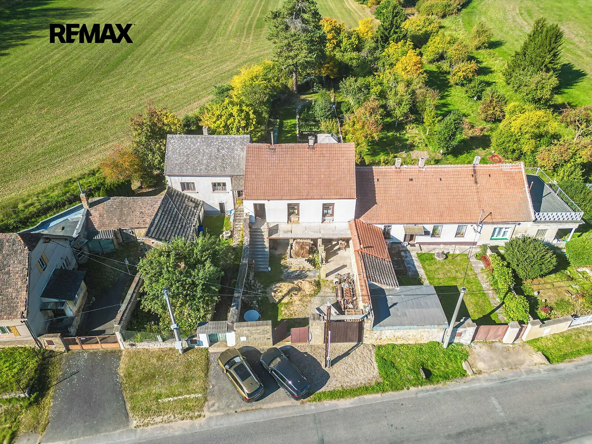 Prodej rodinného domu 280 m², pozemek 2507 m²