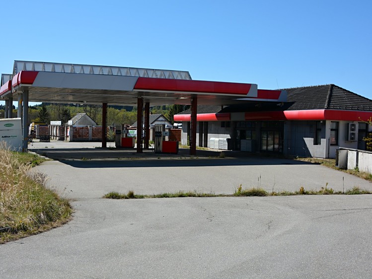 Prodej komerčního prostoru, 177 m² (1 z 33)