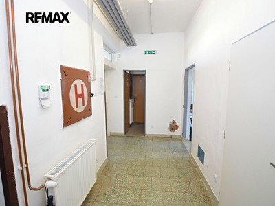 Комерційне приміщення в оренду, 75 м² (2 з 17)