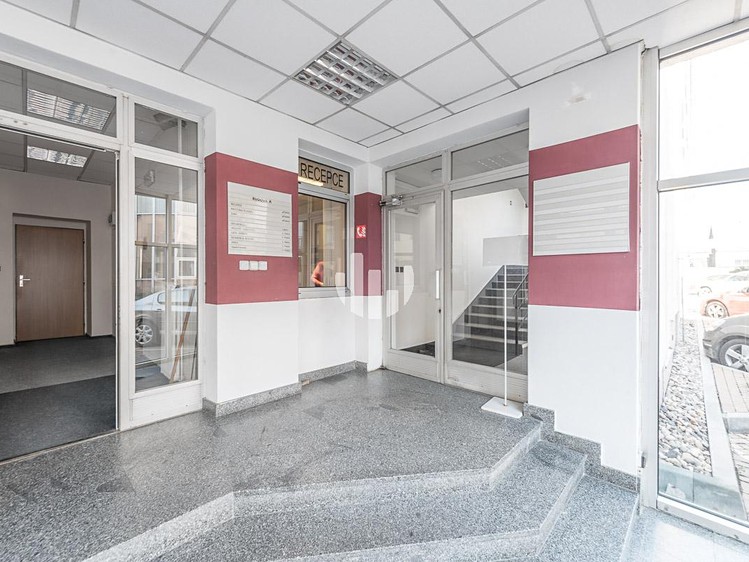 Комерційне приміщення в оренду, 111 м² (2 з 10)