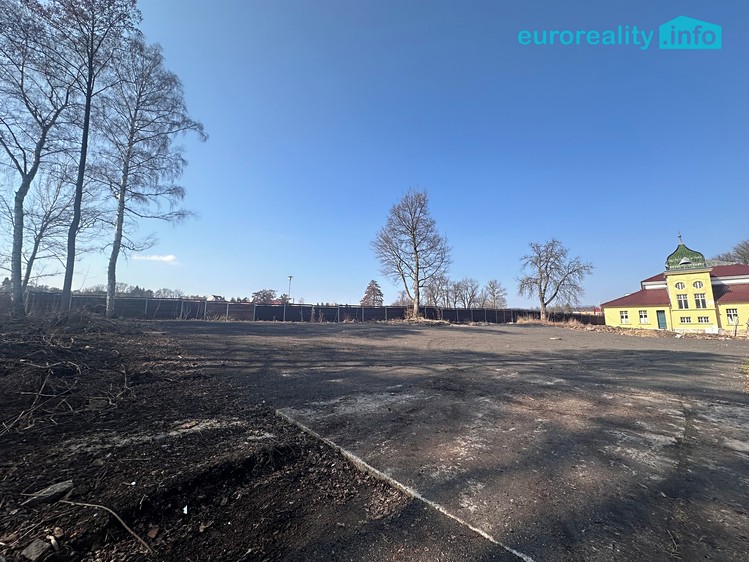 Prodej komerčního prostoru, 1 900 m² (4 z 13)