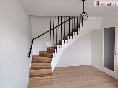 Pronájem bytu 3+kk, 75 m² (3 z 10)