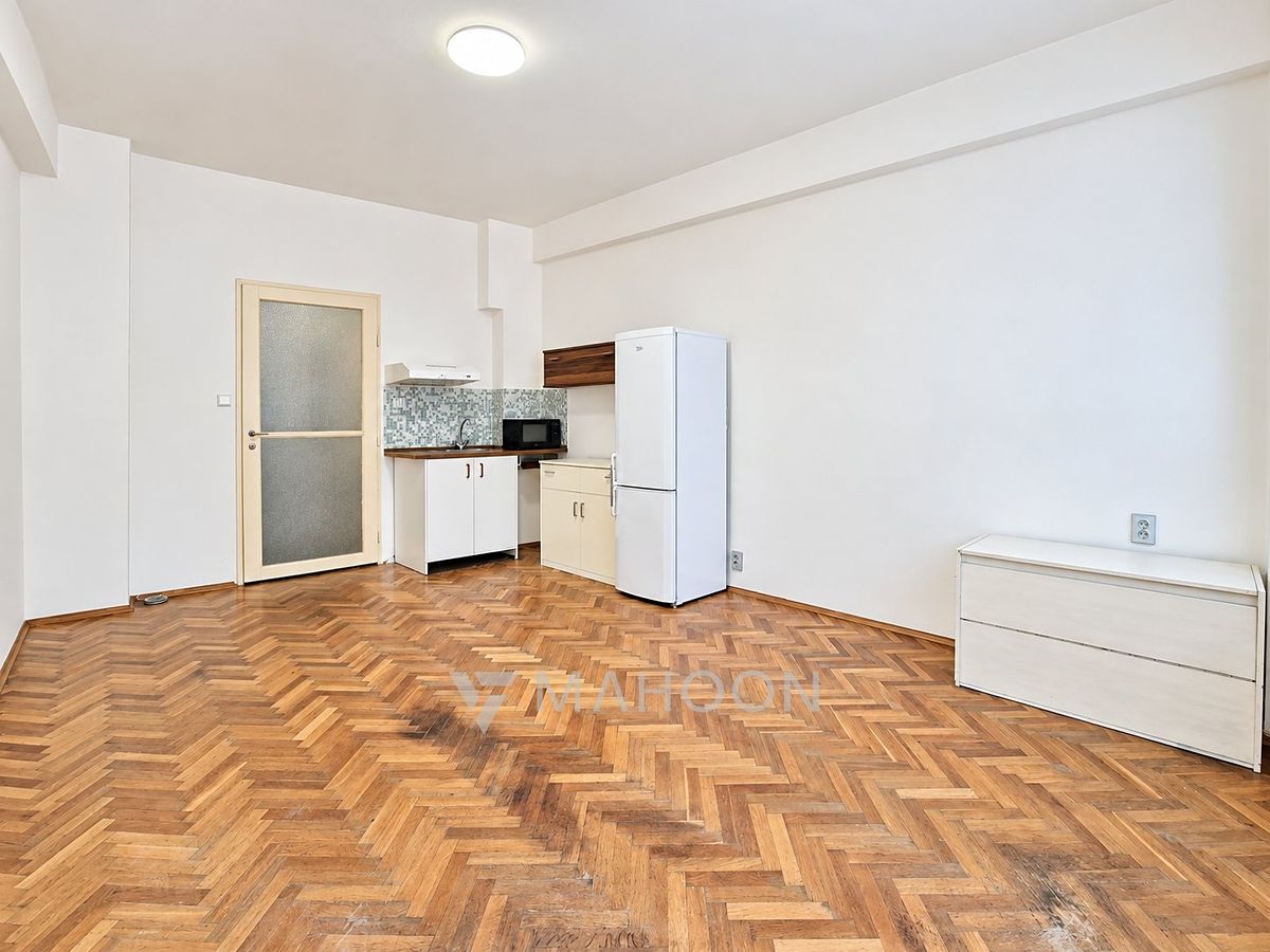 Pronájem bytu 1+kk 30 m², Praha – fotka 1 z 3