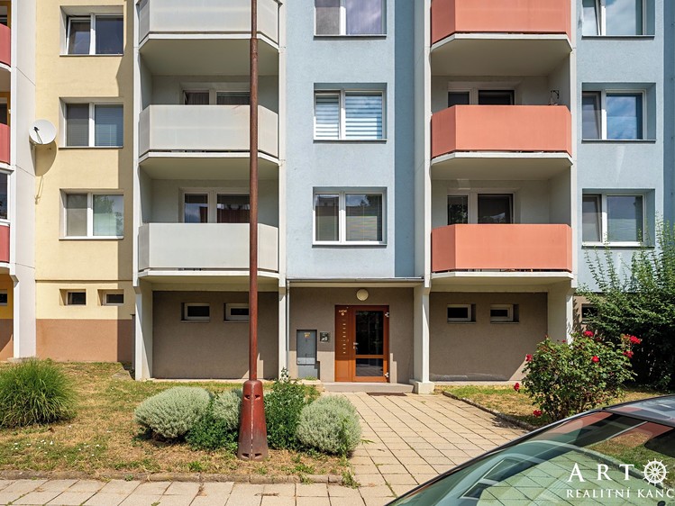 Prodej bytu 2+1, 55 m² (3 z 18)