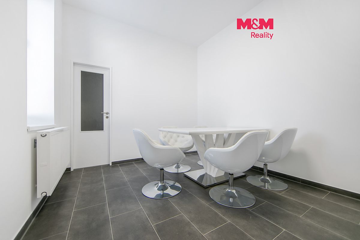 Pronájem kanceláře 29 m², Dobřany – fotka 1 z 3