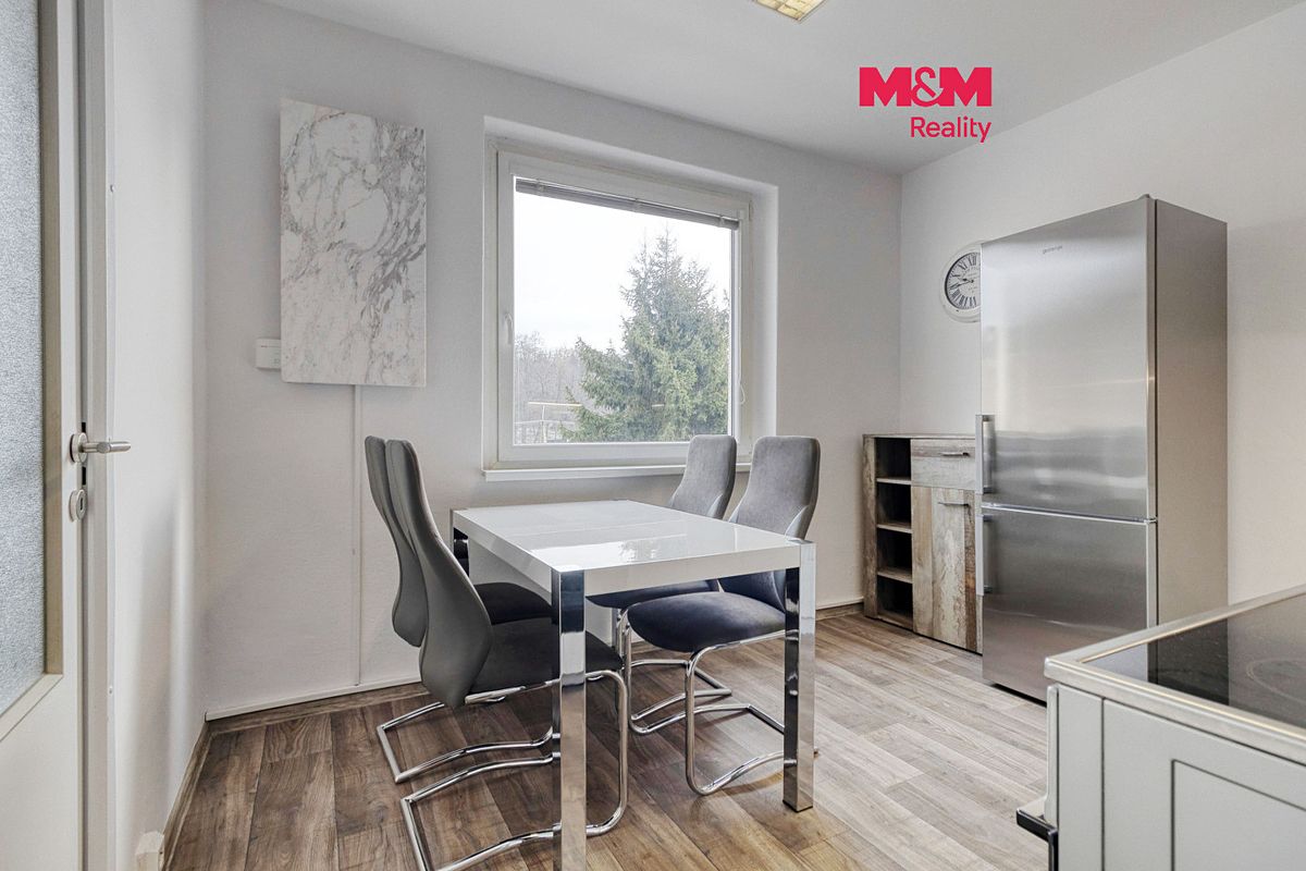 Prodej bytu 2+1 63 m², Kolinec – fotka 1 z 3