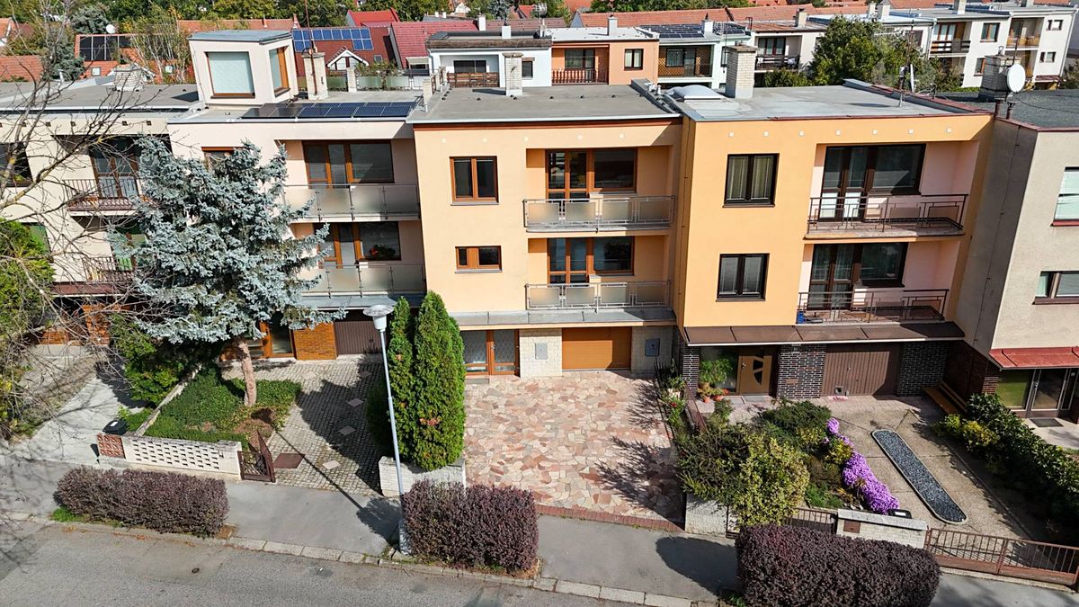 Prodej rodinného domu 187 m², pozemek 236 m², Brno – fotka 1 z 3