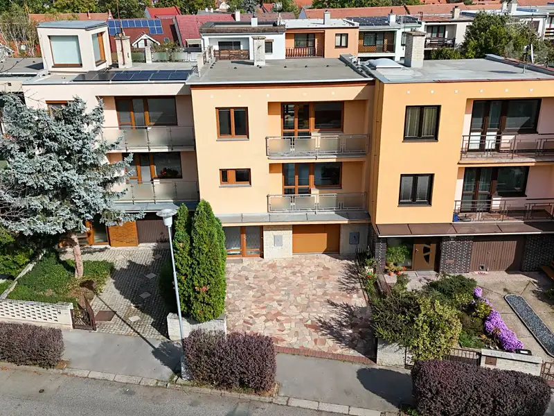 Prodej rodinného domu 187 m², pozemek 236 m², Brno – náhled fotky 1