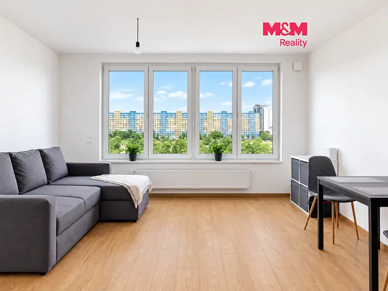 Prodej bytu 1+kk 41 m², Praha – náhled fotky 1