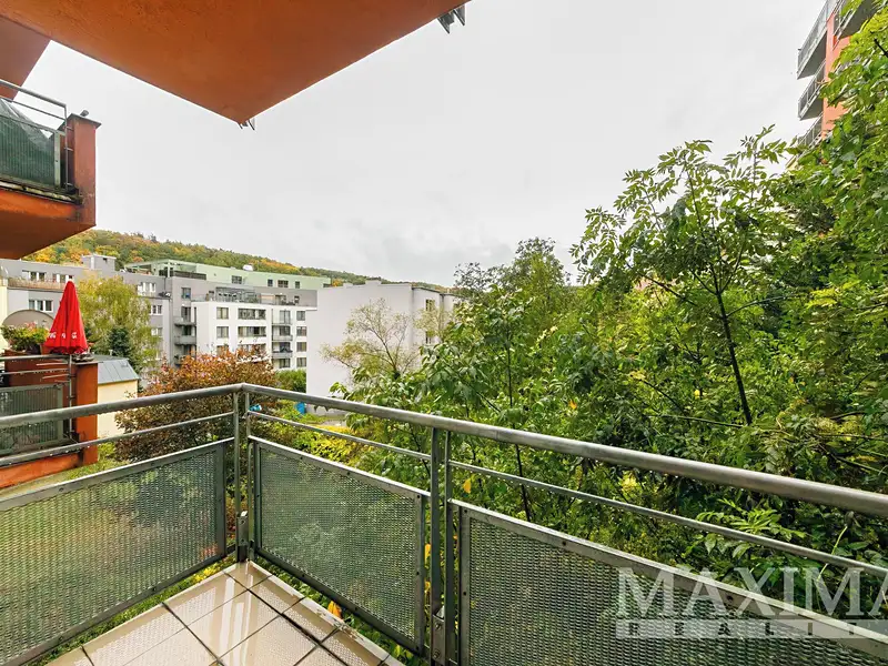 Prodej bytu 1+kk 36 m², Praha – náhled fotky 1
