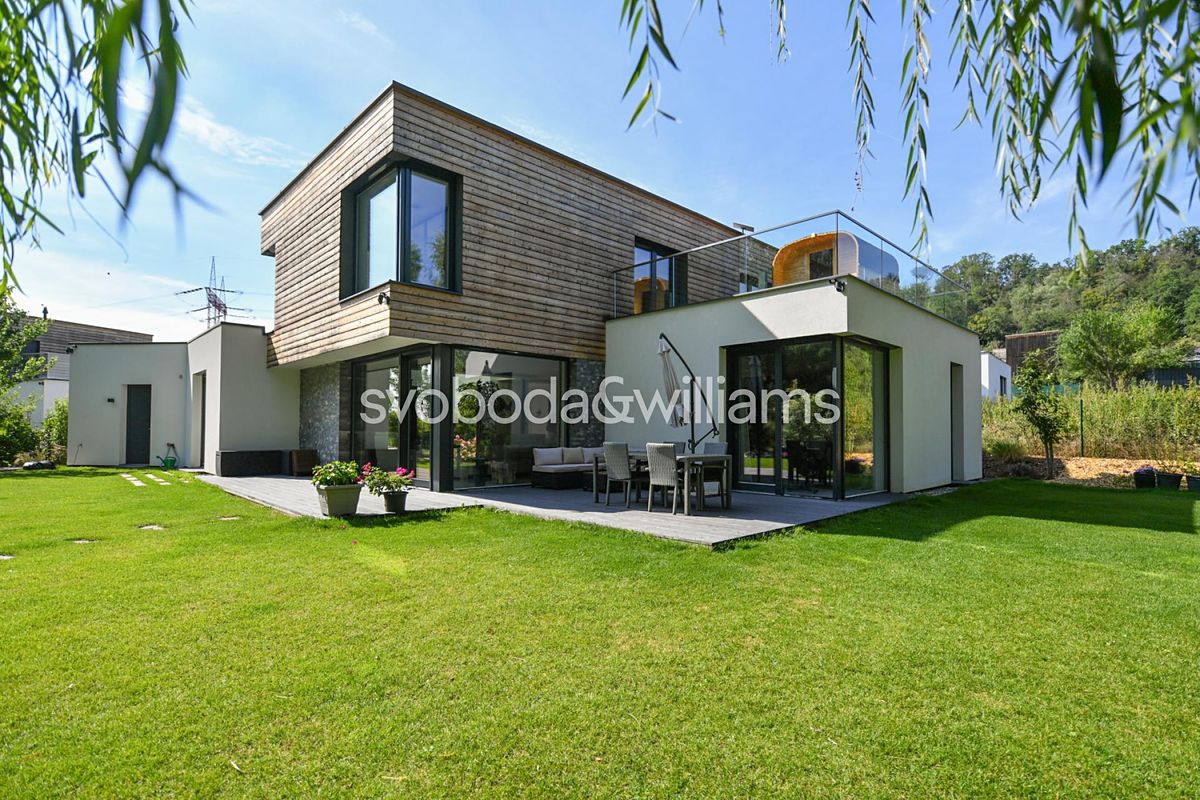 Prodej rodinného domu 213 m², pozemek 1693 m², Vráž – fotka 1 z 3