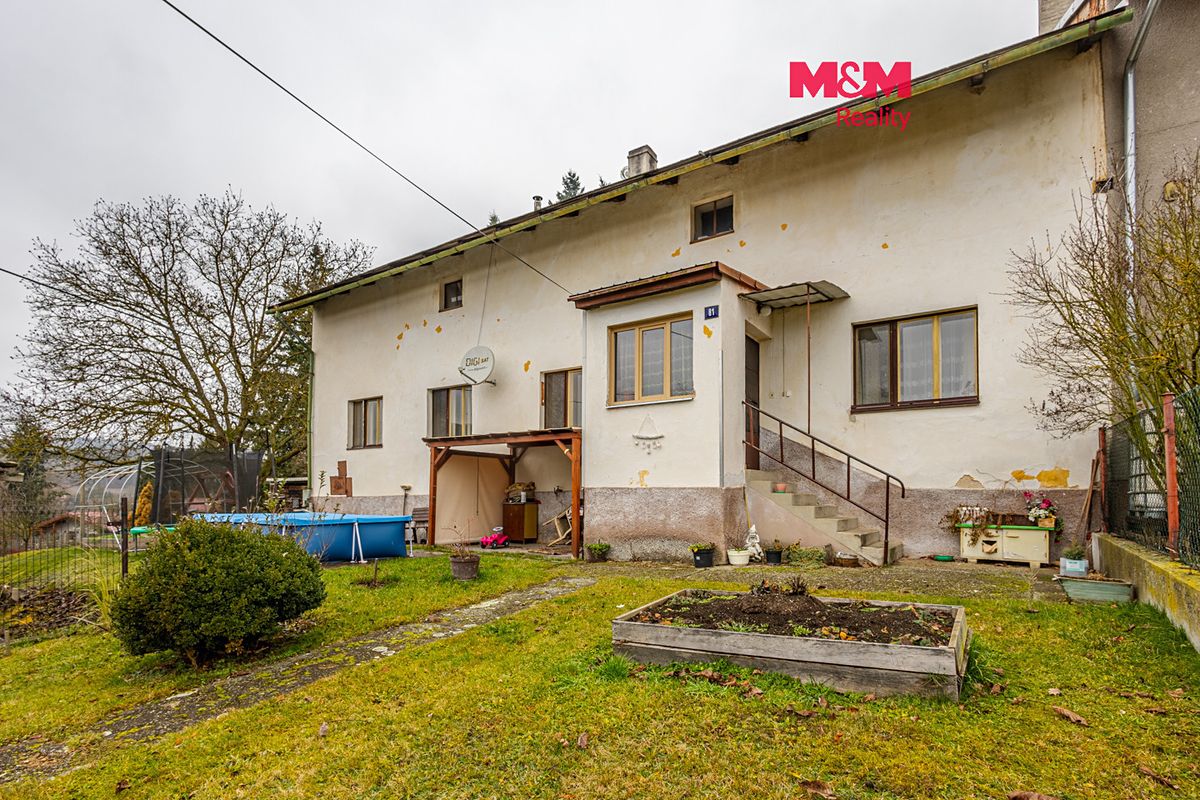 Prodej rodinného domu 253 m², pozemek 1275 m², Kařez – fotka 1 z 3