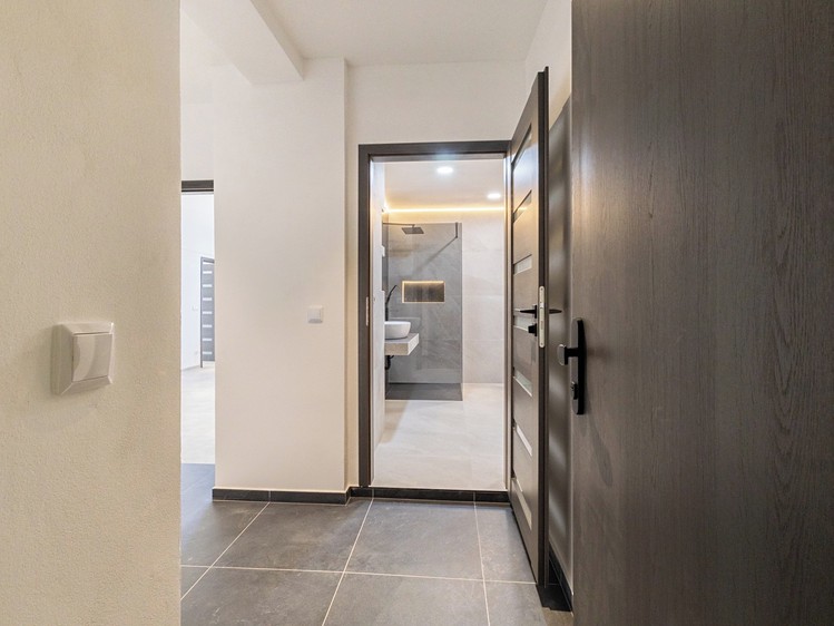 Pronájem bytu 3+kk, 80 m² (6 z 17)