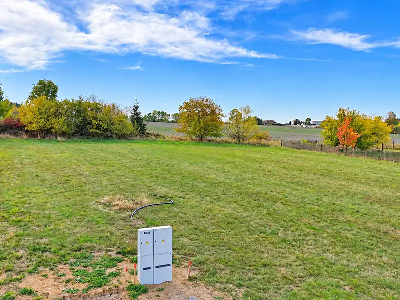 Prodej stavebního pozemku 873 m², Narysov – náhled fotky 2