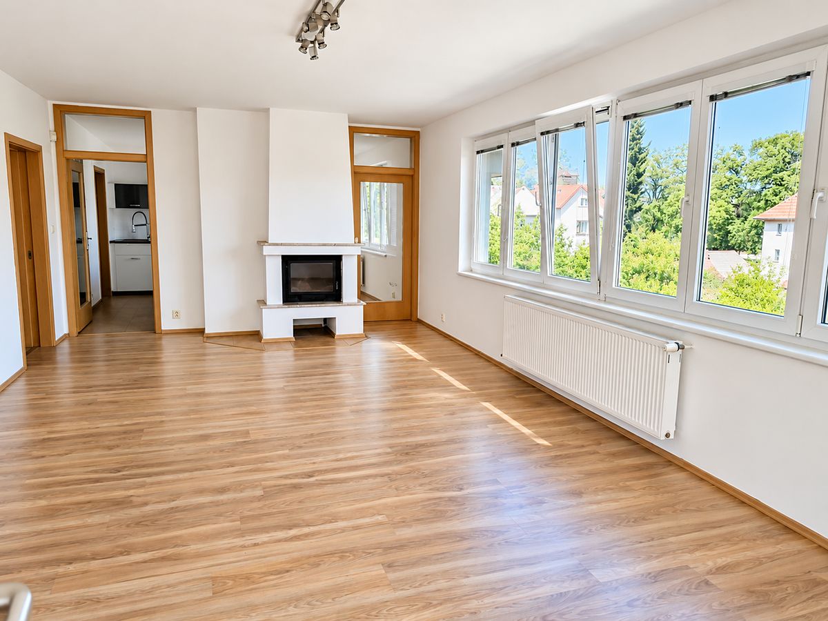 Pronájem bytu 4+1 155 m², Praha – fotka 1 z 3