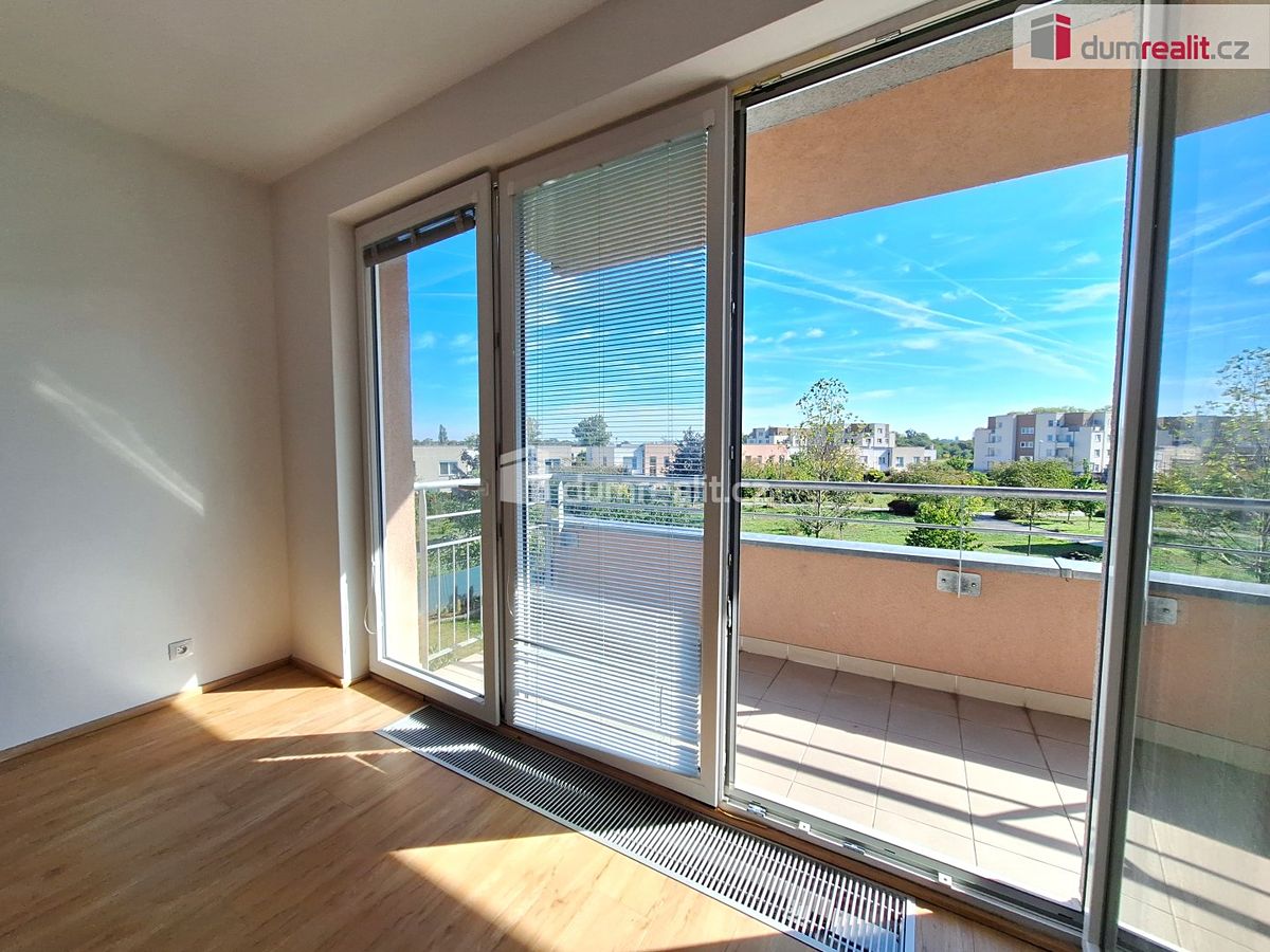 Pronájem bytu 2+kk 63 m² – fotografie 2