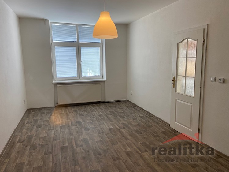 Wohnung 1+1 zur Miete, 44 m² (2 von 9)