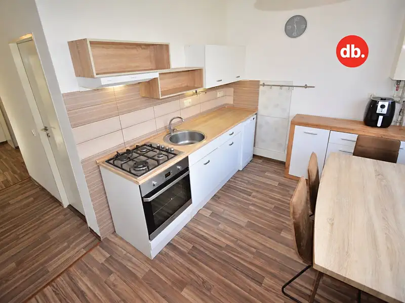 Pronájem bytu 3+1 68 m², Toužim – náhled fotky 2