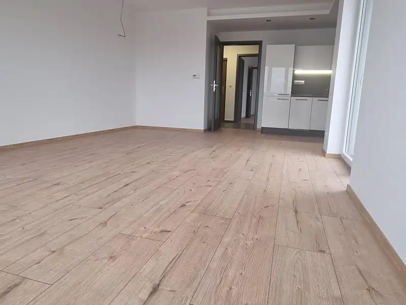 Pronájem bytu 2+kk 68 m², Pardubice – náhled fotky 2