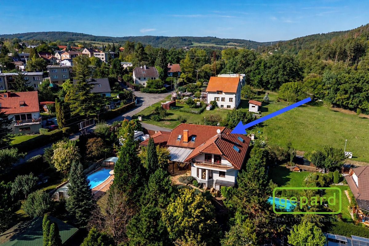 Prodej rodinného domu 400 m², pozemek 1692 m², Chrustenice – fotka 1 z 3