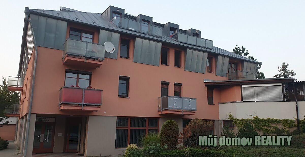 Pronájem bytu 1+kk 27 m², Praha – fotka 1 z 3
