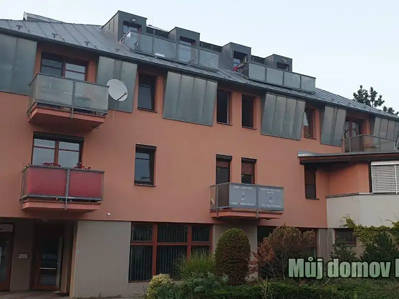 Pronájem bytu 1+kk 27 m², Praha – náhled fotky 1