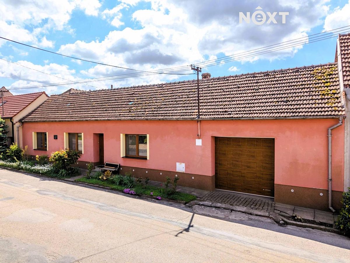 Prodej rodinného domu 135 m², pozemek 856 m², Snovídky – fotka 1 z 3