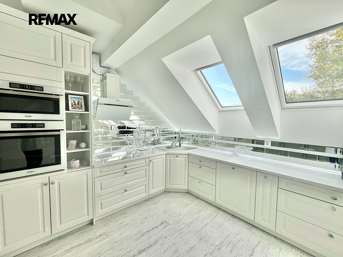 Pronájem bytu 2+kk 97 m²