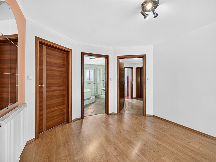 Prodej komerčního prostoru, 489 m² (48 z 73)