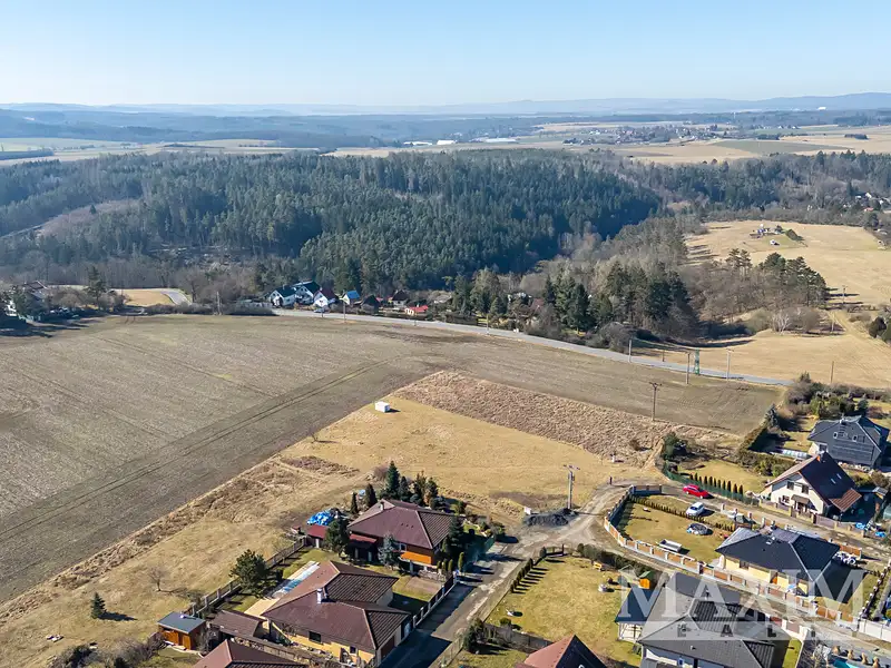Prodej stavebního pozemku 1031 m², Malá Hraštice – náhled fotky 1