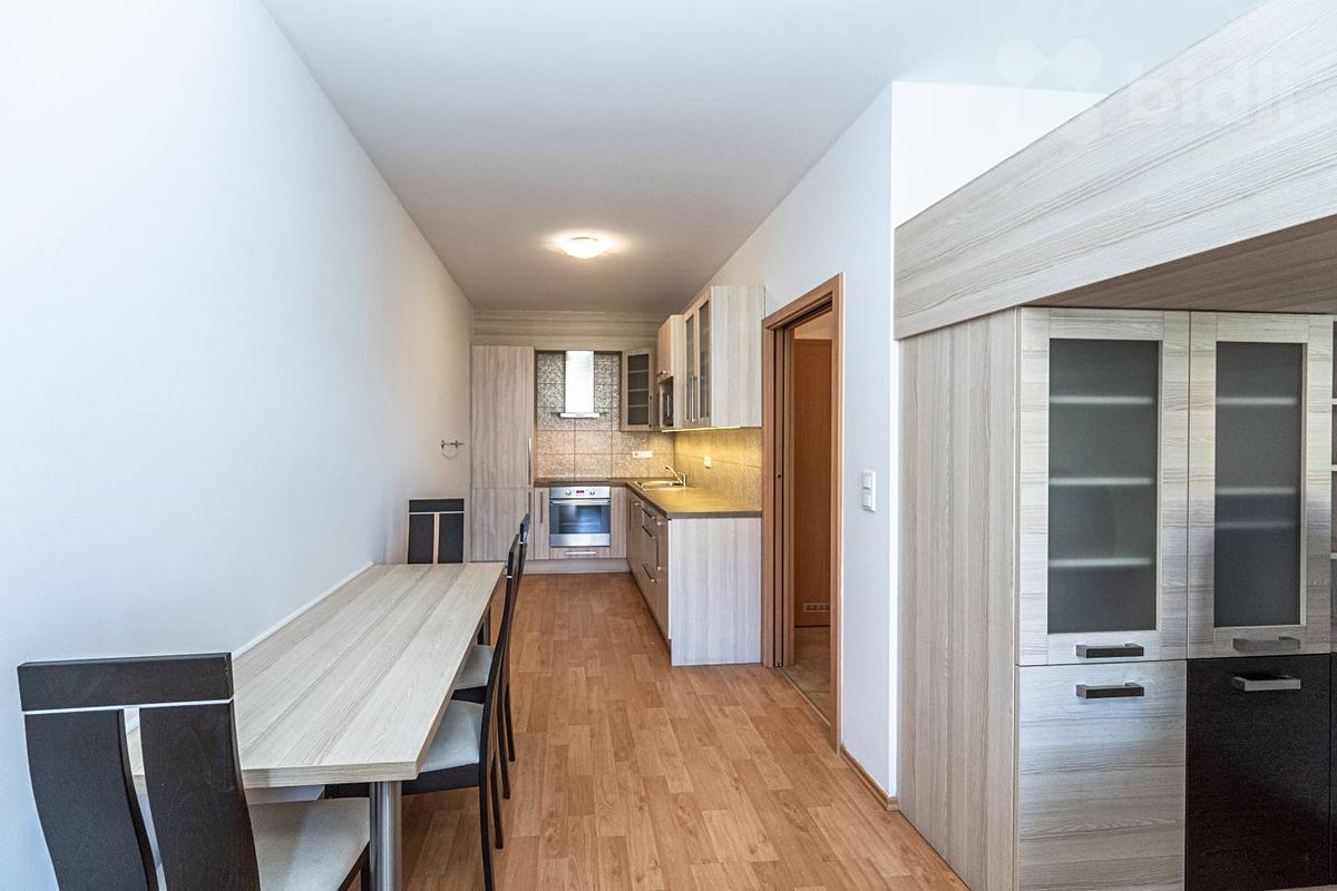 Pronájem bytu 2+kk 61 m² – fotografie 4