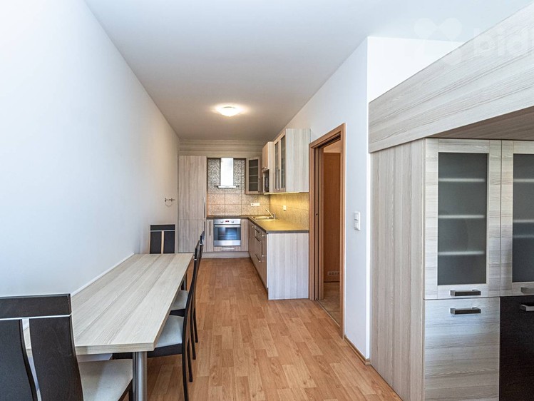Pronájem bytu 2+kk, 61 m² (4 z 16)