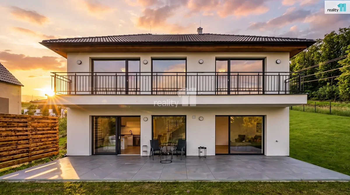 Prodej rodinného domu 200 m², pozemek 919 m²