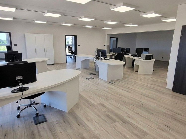 Pronájem komerčního prostoru, 4 640 m² (6 z 27)