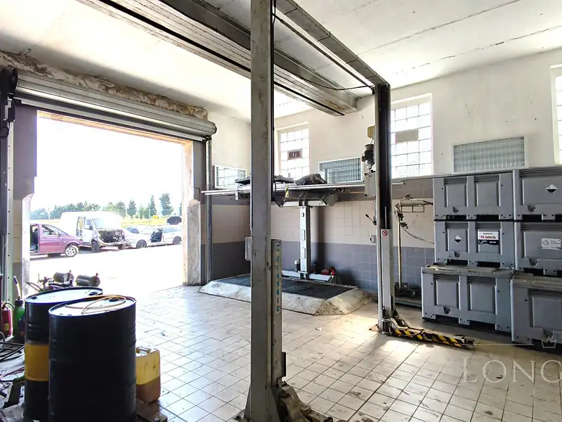 Pronájem výrobní haly, prostoru 200 m², Sluštice – náhled fotky 2