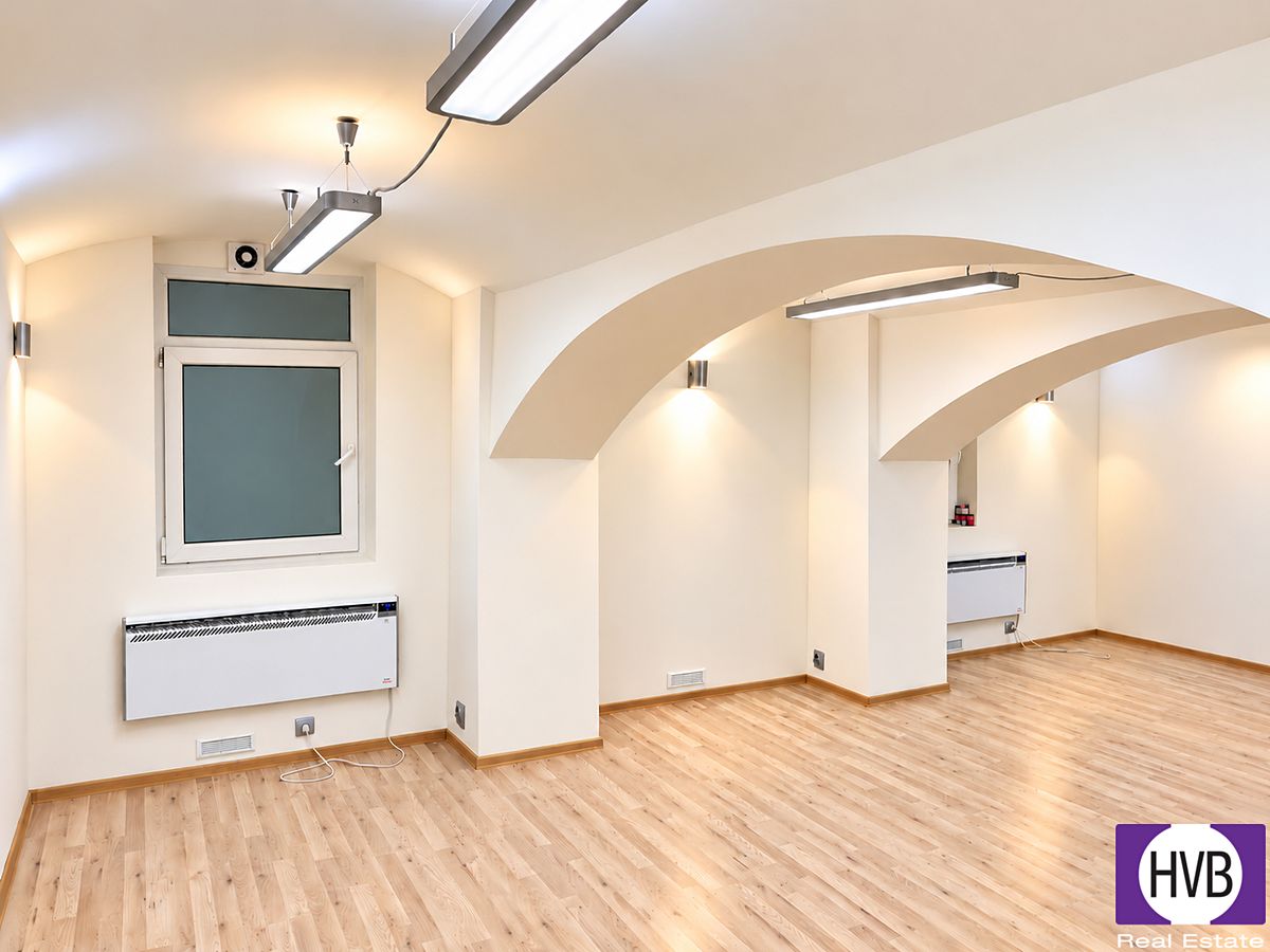 Prodej kanceláře 55 m², Praha – fotka 1 z 3