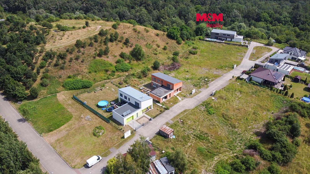 Prodej stavebního pozemku 933 m², Květnice – fotka 1 z 3