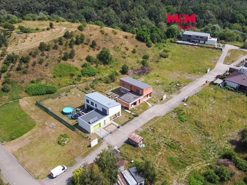 Prodej stavebního pozemku 933 m², Květnice – náhled fotky 1